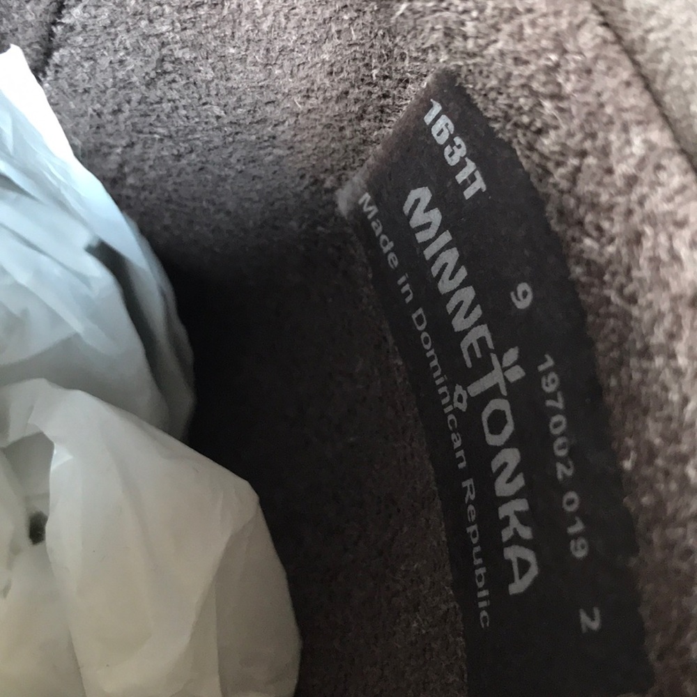 Minnetonka 3-Layer Fringe Suede Boots 9m - image 5